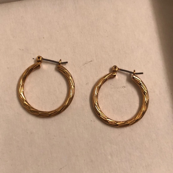 Three stylish hoop earnings! - Picture 3 of 4